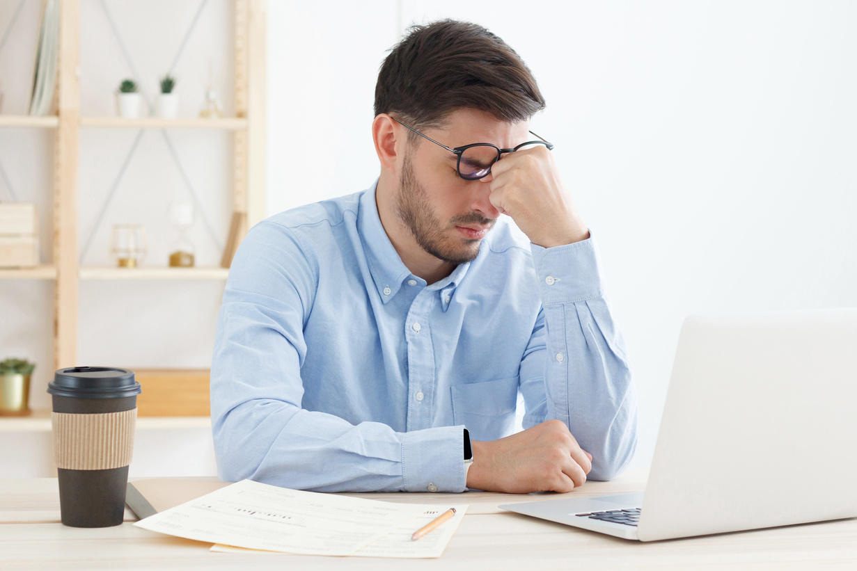 Como espantar o sono no trabalho em home office? - Riazór Móveis